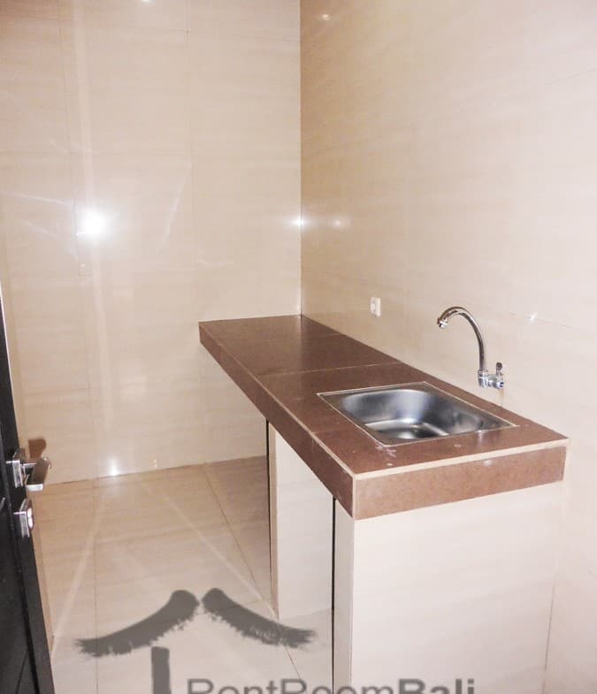 675