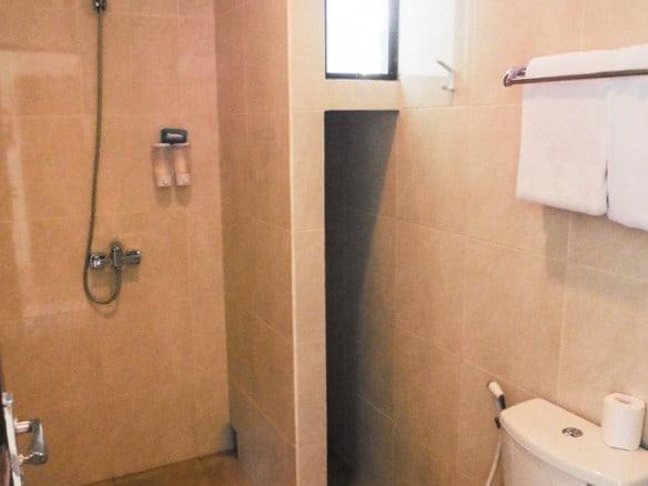 584