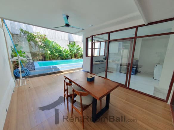 584